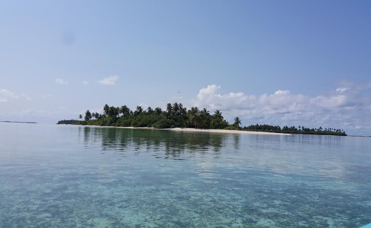 Maaveshi Beach'in fotoğrafı i̇nce beyaz kum yüzey ile