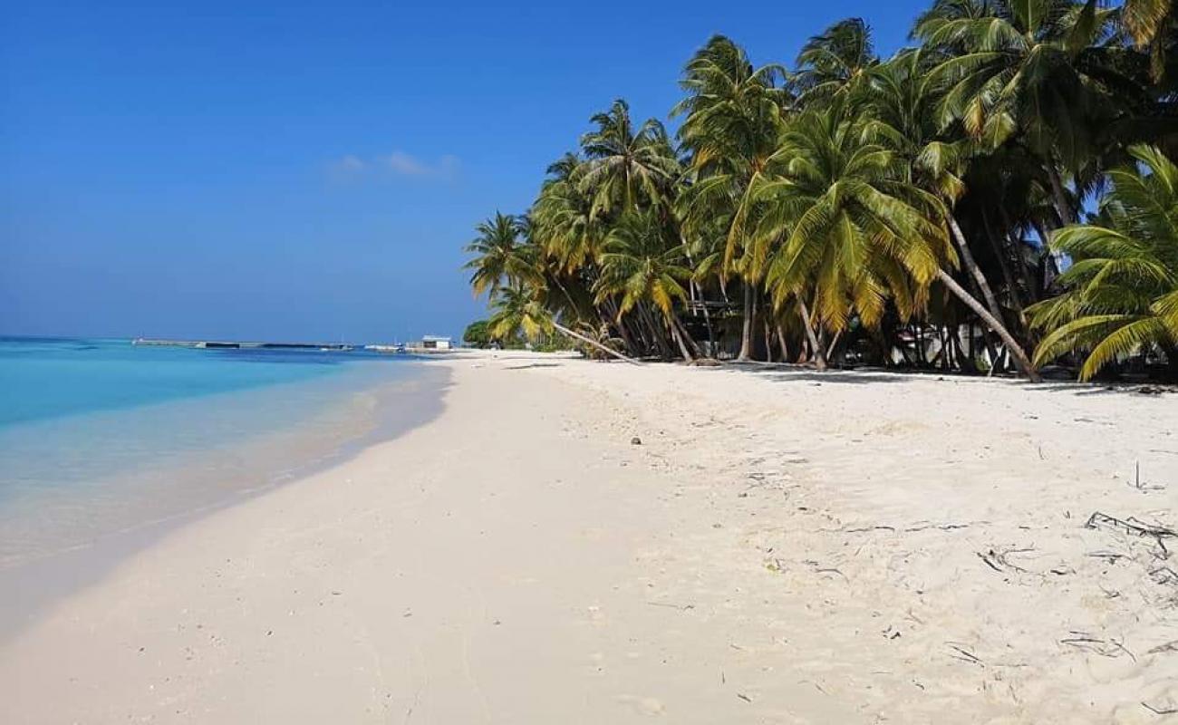 Raagondi Beach'in fotoğrafı beyaz ince kum yüzey ile