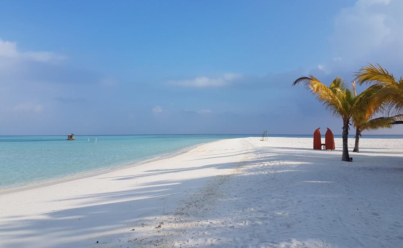 Furi Beach'in fotoğrafı i̇nce beyaz kum yüzey ile