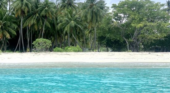 Maadheli Beach