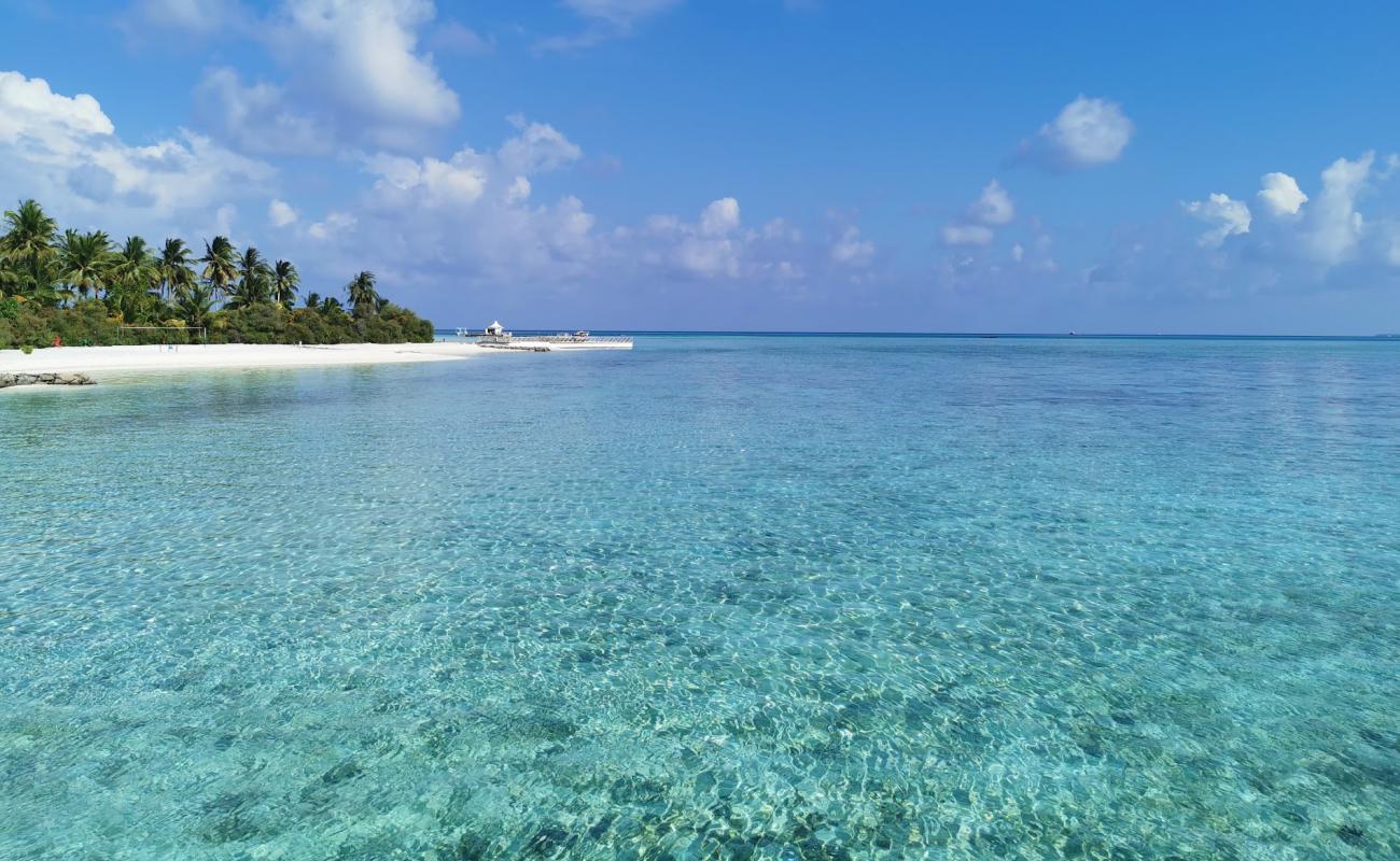 Hakuraa Resort Beach'in fotoğrafı i̇nce beyaz kum yüzey ile