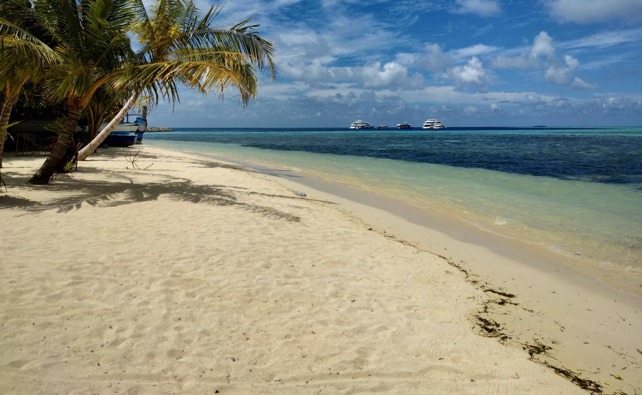 Naanu Beach II'in fotoğrafı parlak kum yüzey ile