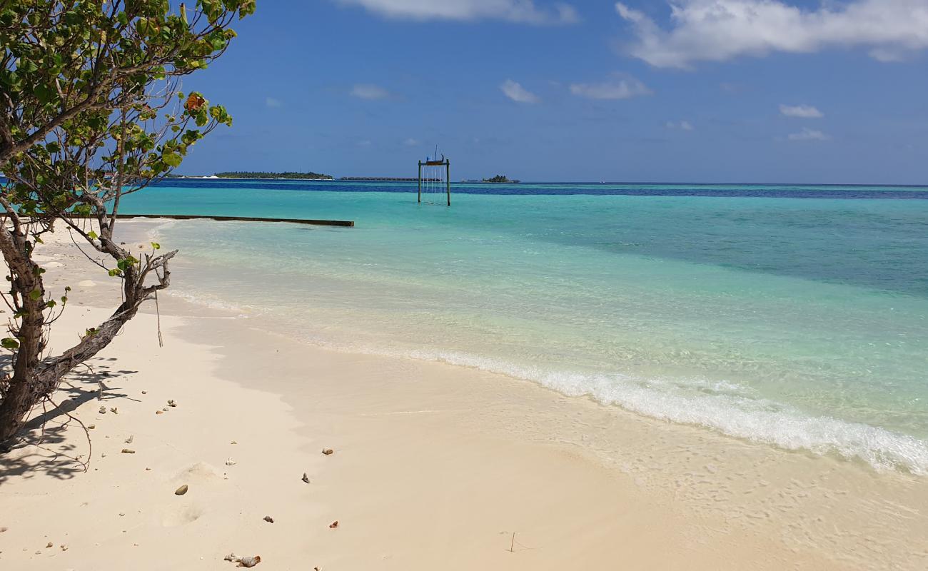 Gulhi Beach South'in fotoğrafı beyaz kum yüzey ile