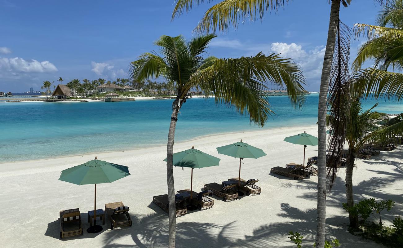 SAii Lagoon Maldives'in fotoğrafı beyaz ince kum yüzey ile