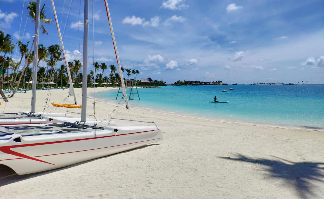 Waldorf Astoria Ithaafushi'in fotoğrafı i̇nce beyaz kum yüzey ile