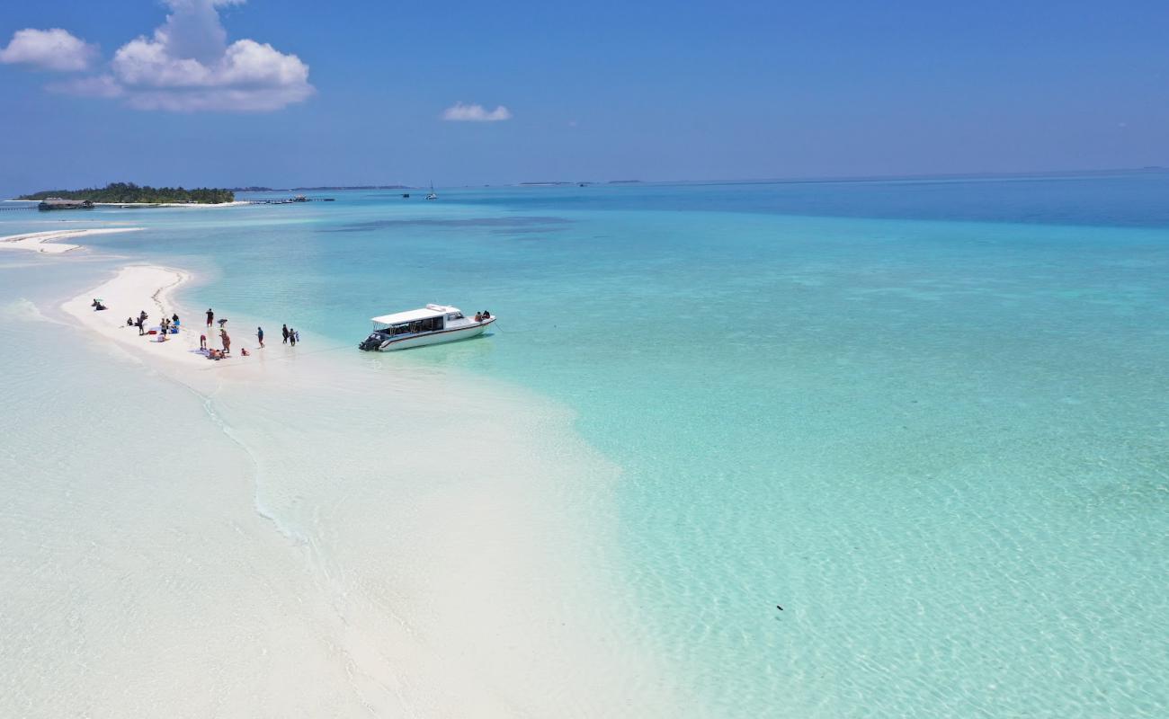 Long Beach Dhigurashu Thun'di'in fotoğrafı beyaz ince kum yüzey ile