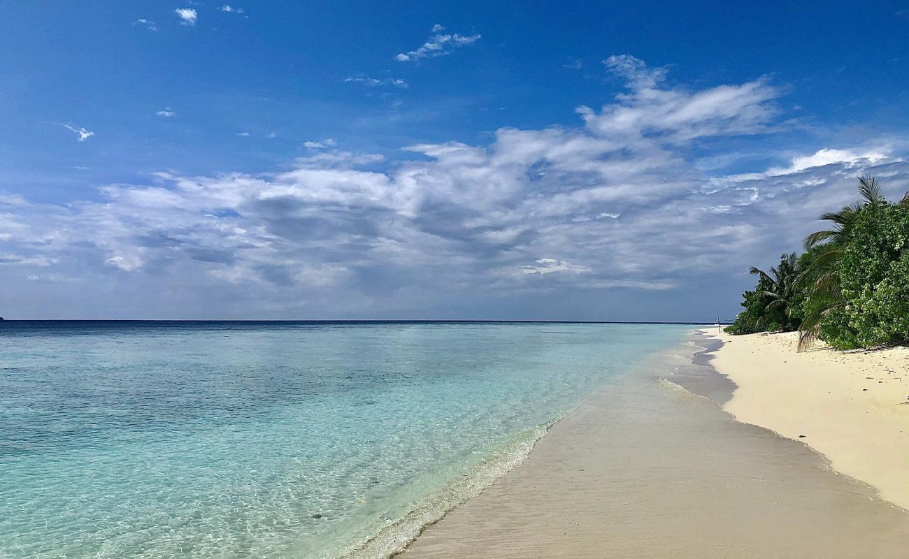 Bikini beach'in fotoğrafı beyaz kum yüzey ile