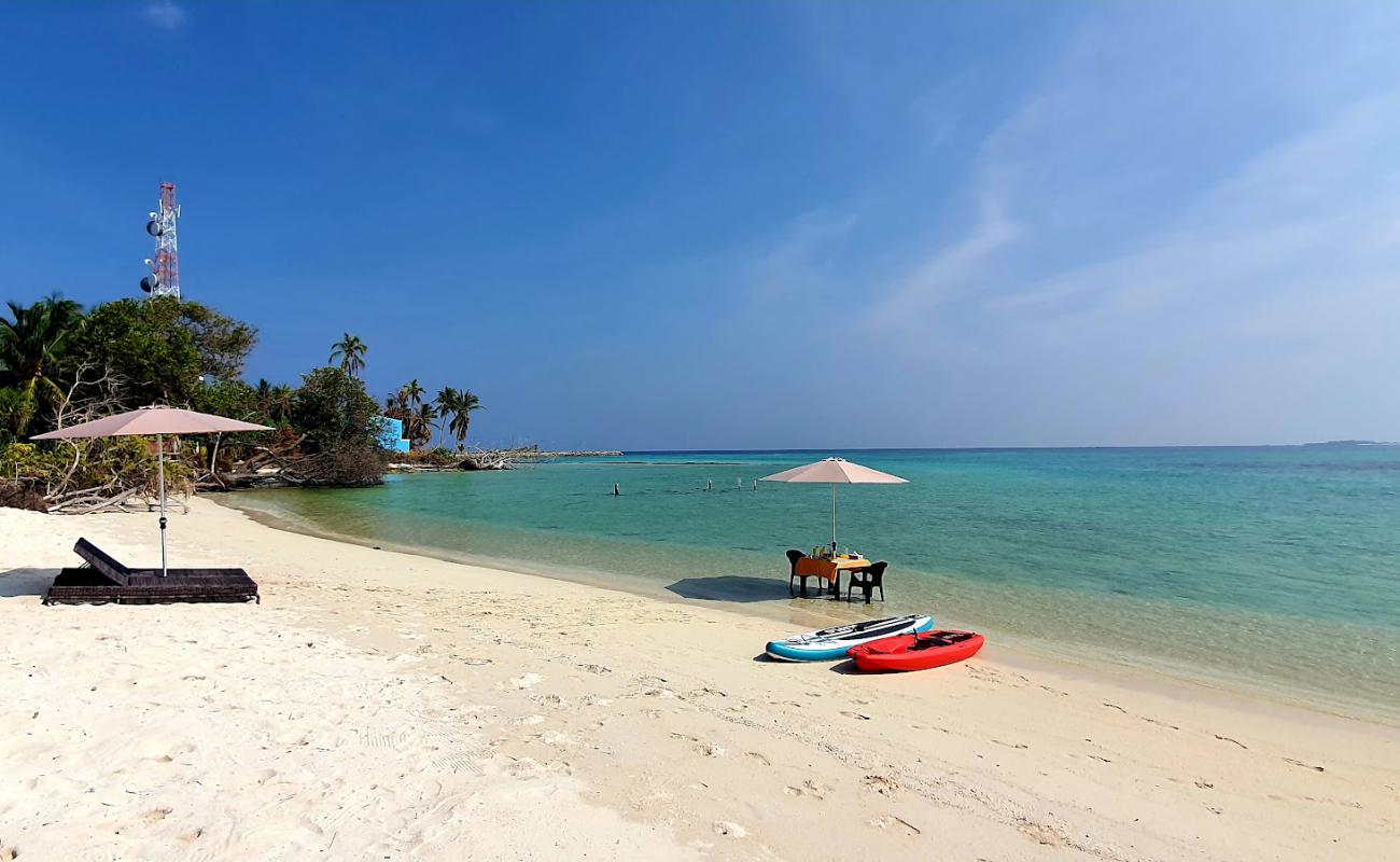 Himandhoo Beach'in fotoğrafı beyaz kum yüzey ile