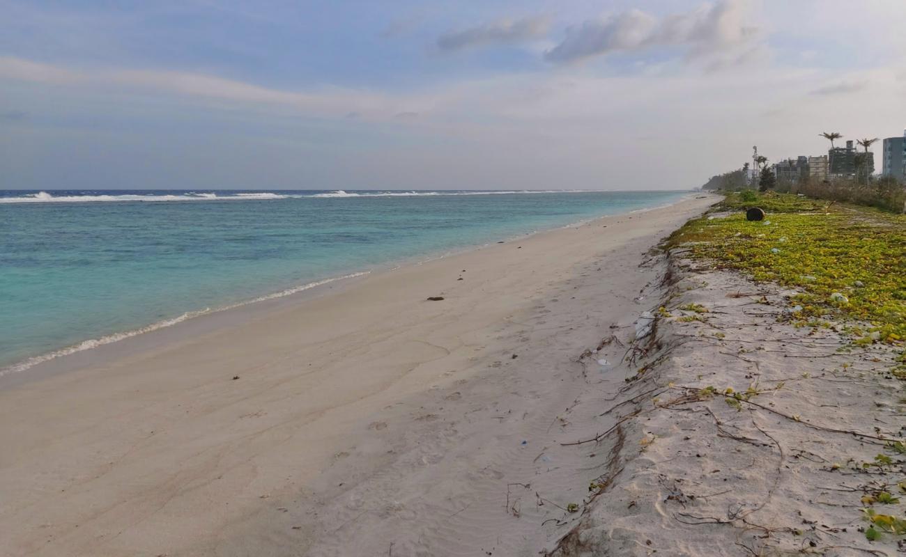 Hulhumaale II Beach'in fotoğrafı açık bej kum yüzey ile