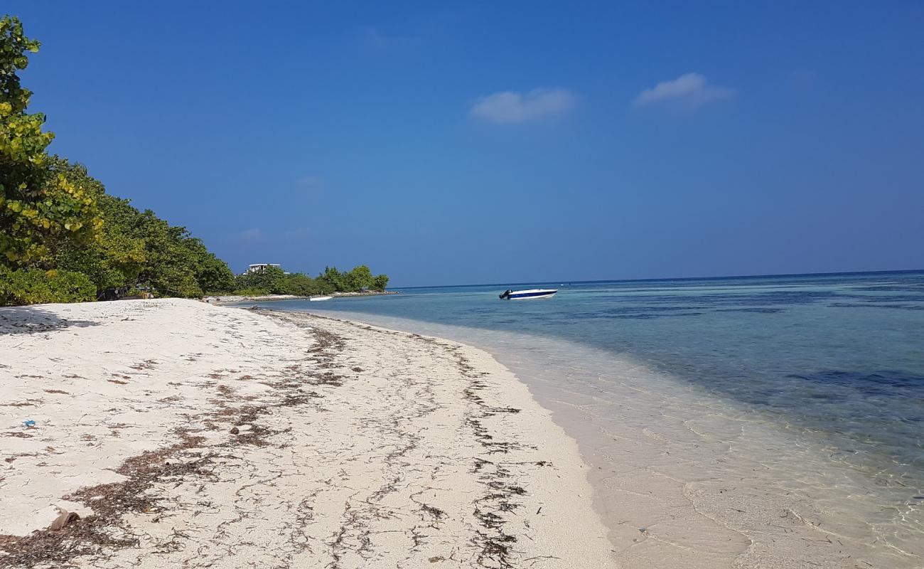 Himmafushi Beach II'in fotoğrafı beyaz kum yüzey ile