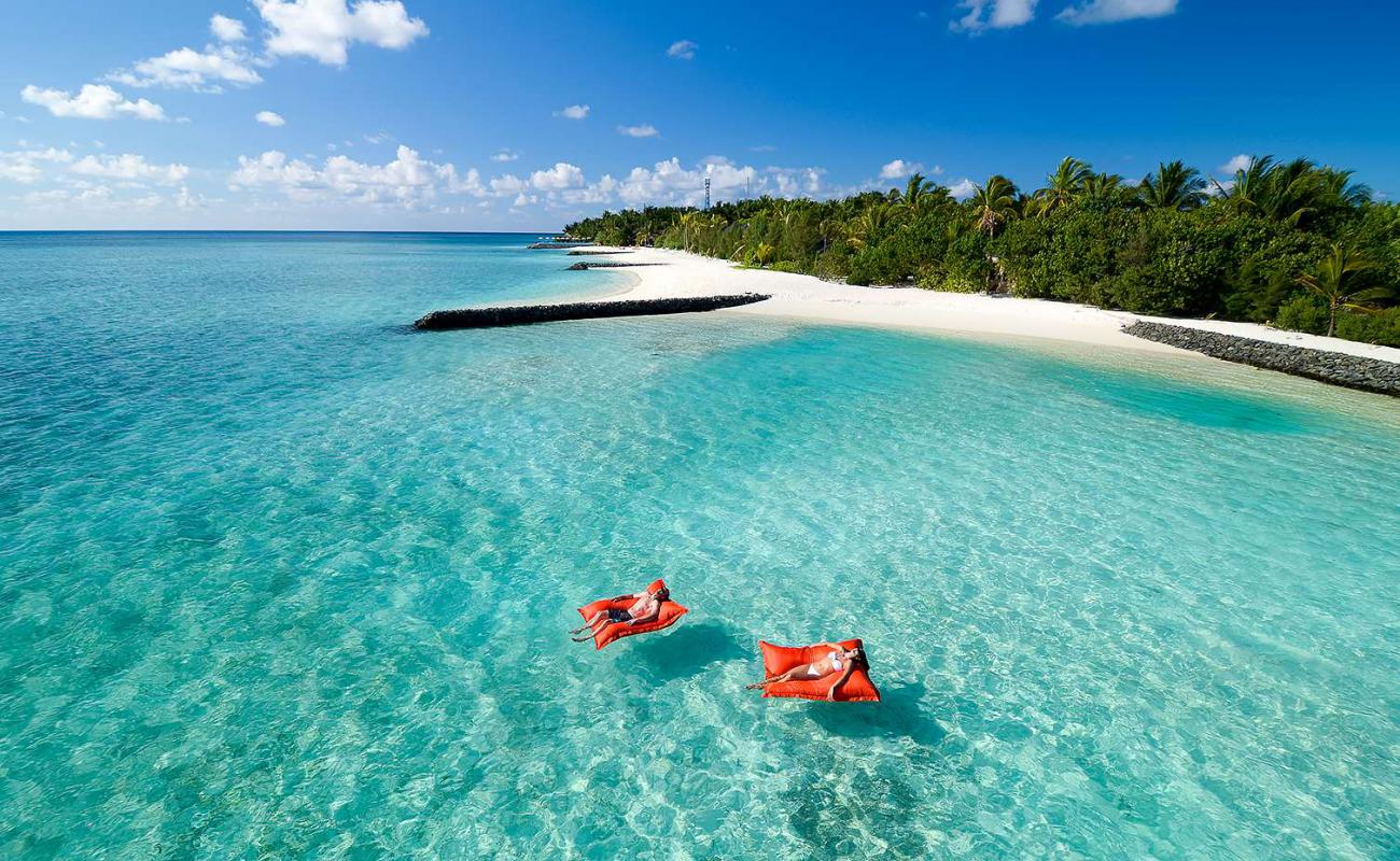 Summer Resort Island'in fotoğrafı beyaz kum yüzey ile