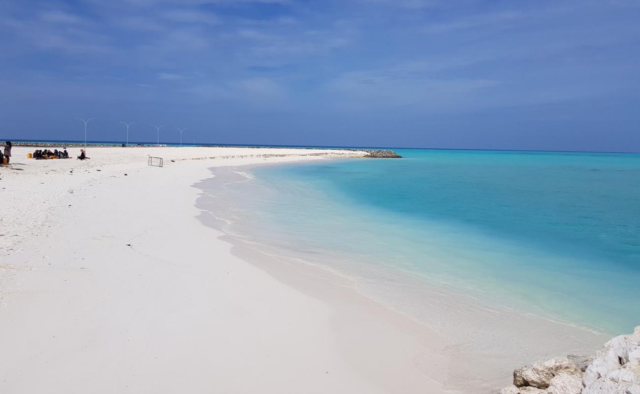 Gaafaru Beach'in fotoğrafı beyaz kum yüzey ile