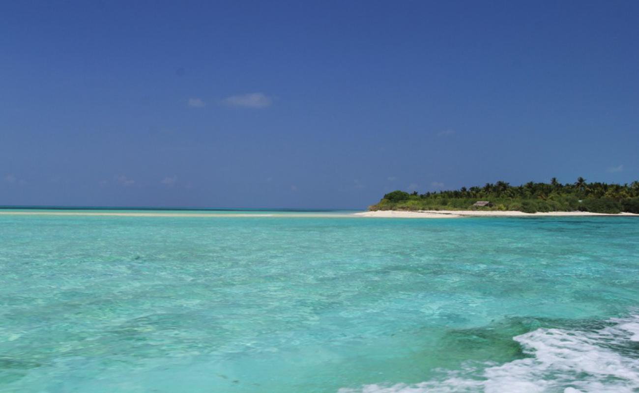 Fehendhoo Thundi Beach'in fotoğrafı beyaz kum yüzey ile