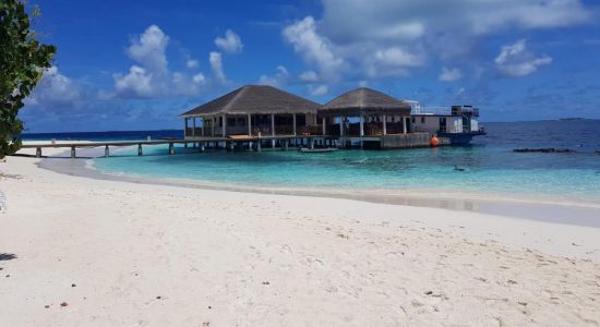 Hirundhoo Island Beach