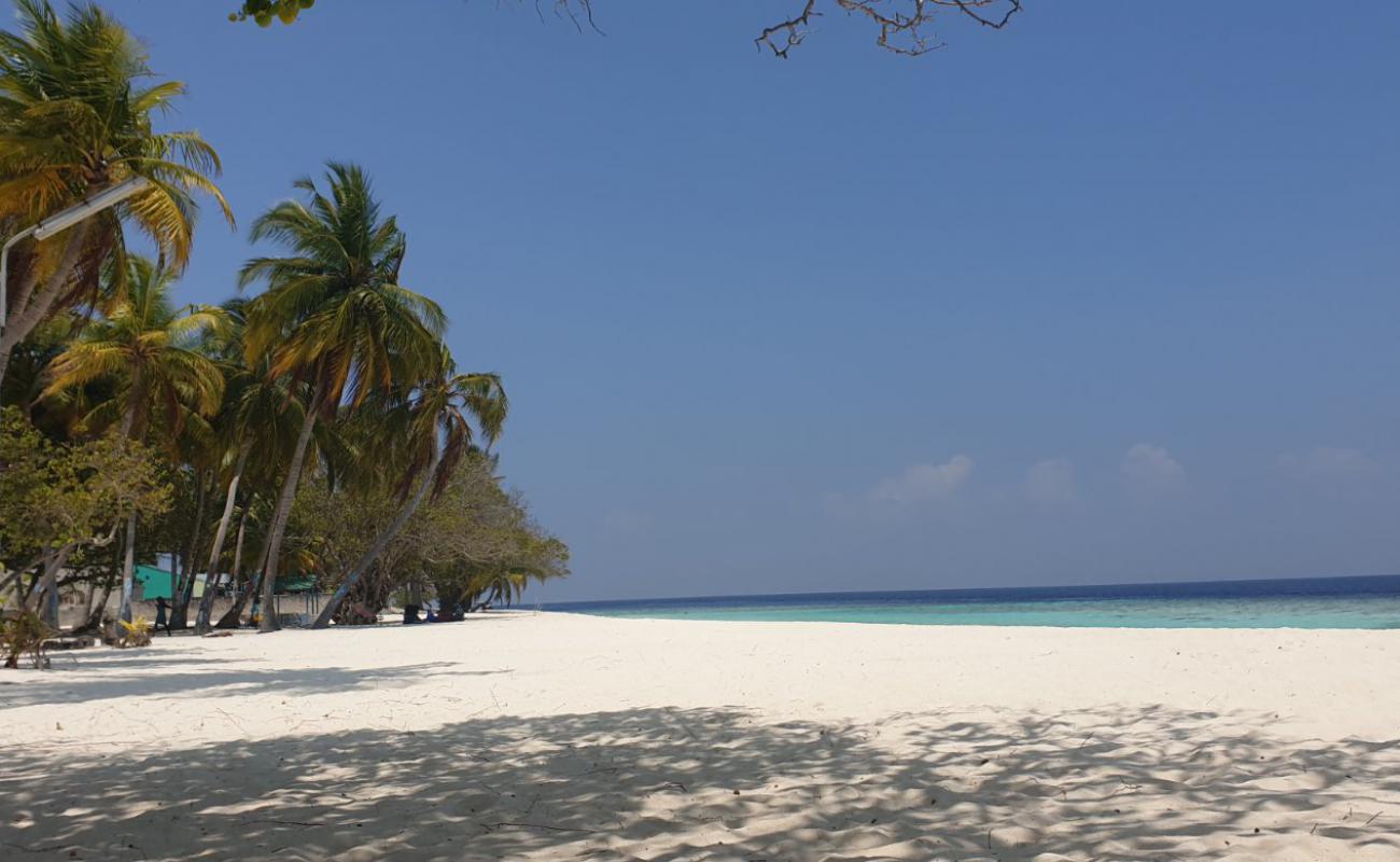 Kudarikilu Beach'in fotoğrafı açık bej kum yüzey ile