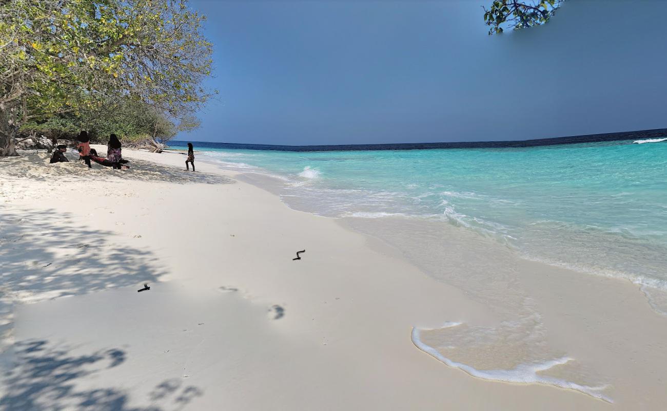 Gemendhoo Island Beach'in fotoğrafı geniş plaj ile birlikte