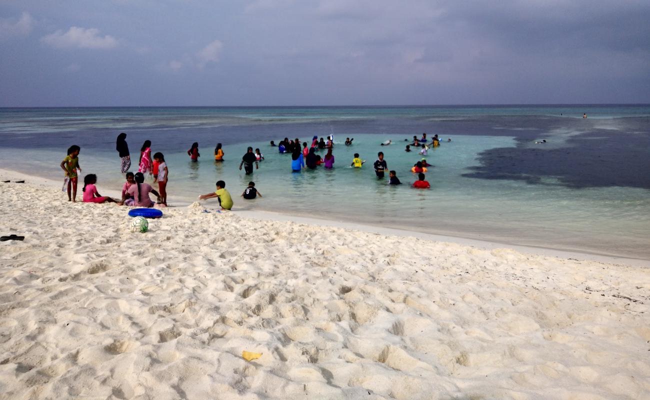 Sunset Beach'in fotoğrafı beyaz kum yüzey ile