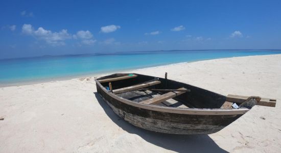 Inguraidhoo Island Beach