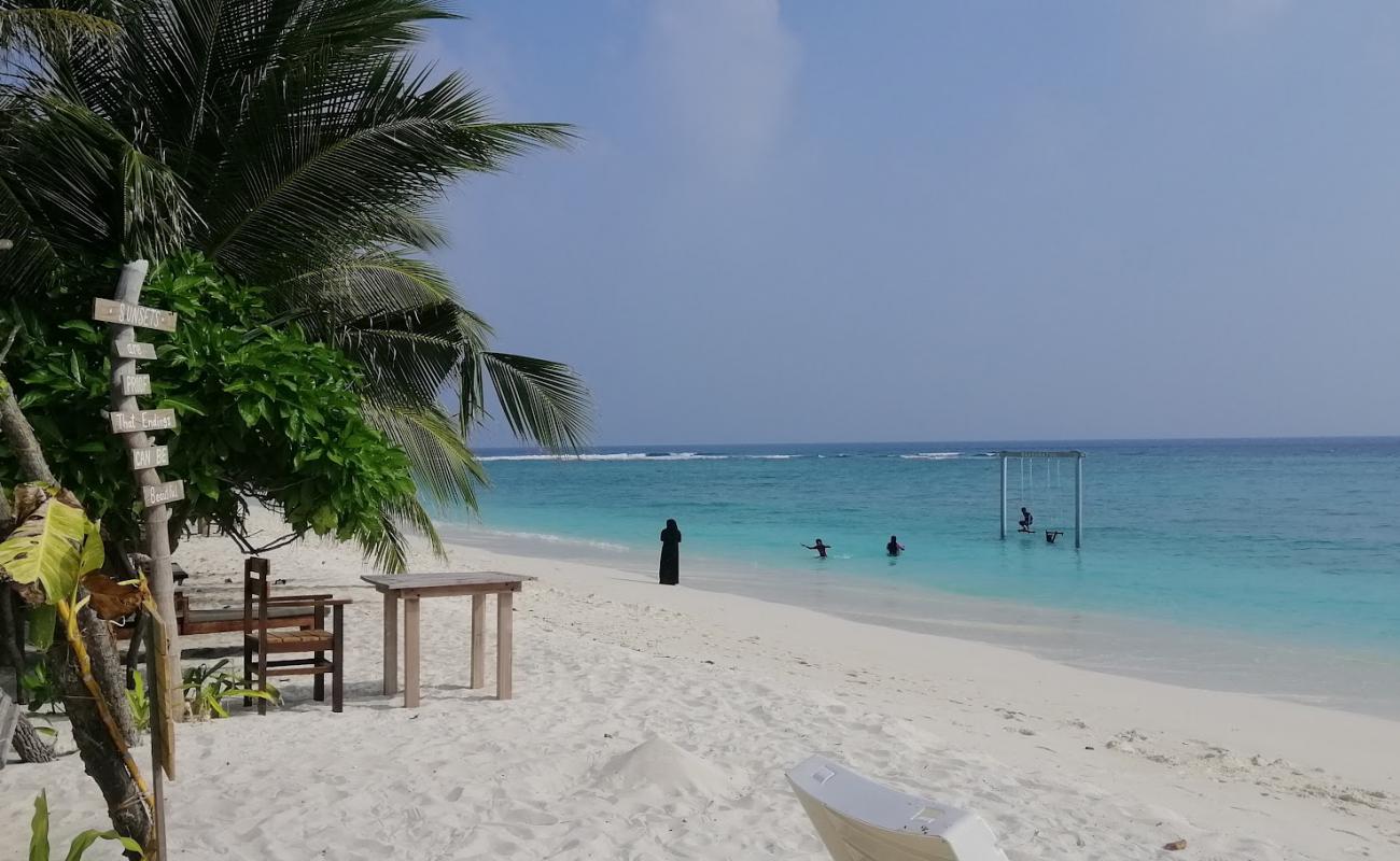 Maakurathu Island Beach'in fotoğrafı açık bej kum yüzey ile