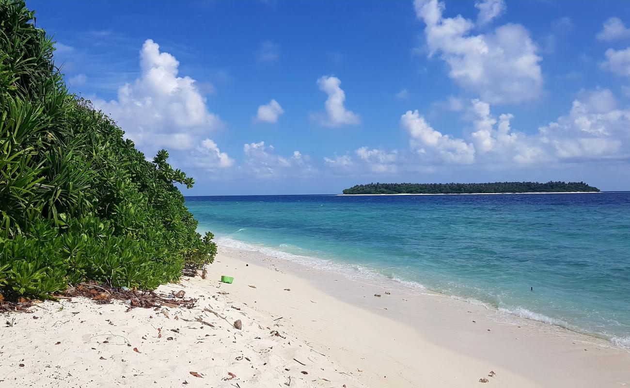 Hulhudhuffaaru Beach'in fotoğrafı parlak kum yüzey ile