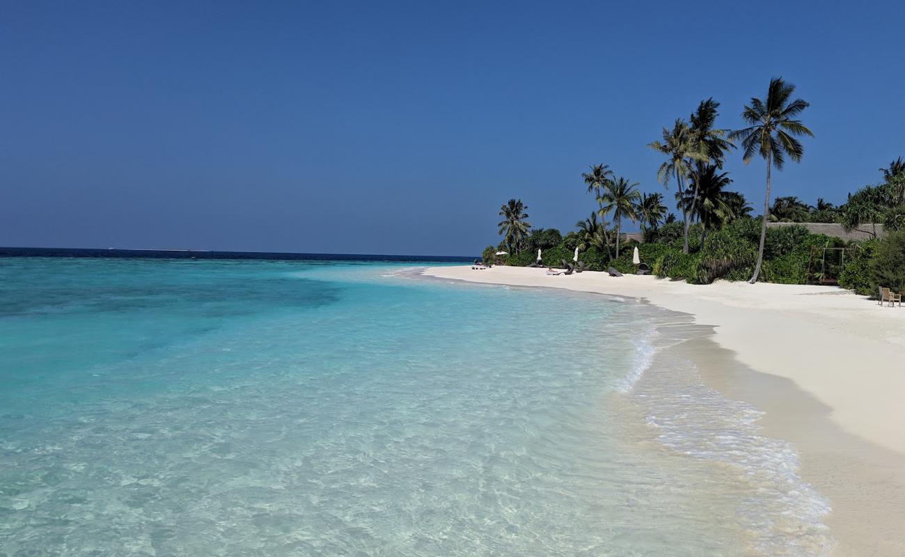 Kudafushi Resort island'in fotoğrafı beyaz kum yüzey ile