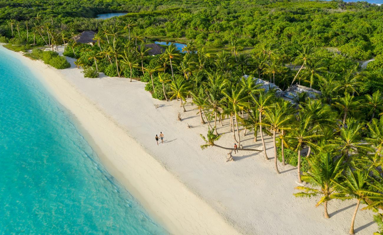Soneva Jani island'in fotoğrafı beyaz kum yüzey ile