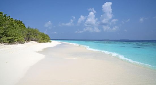 Hulhumeedhoo Beach