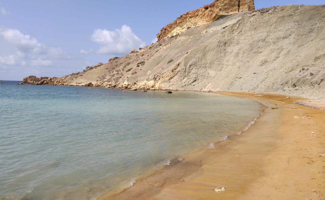 Qarraba Bay'in fotoğrafı parlak kum yüzey ile