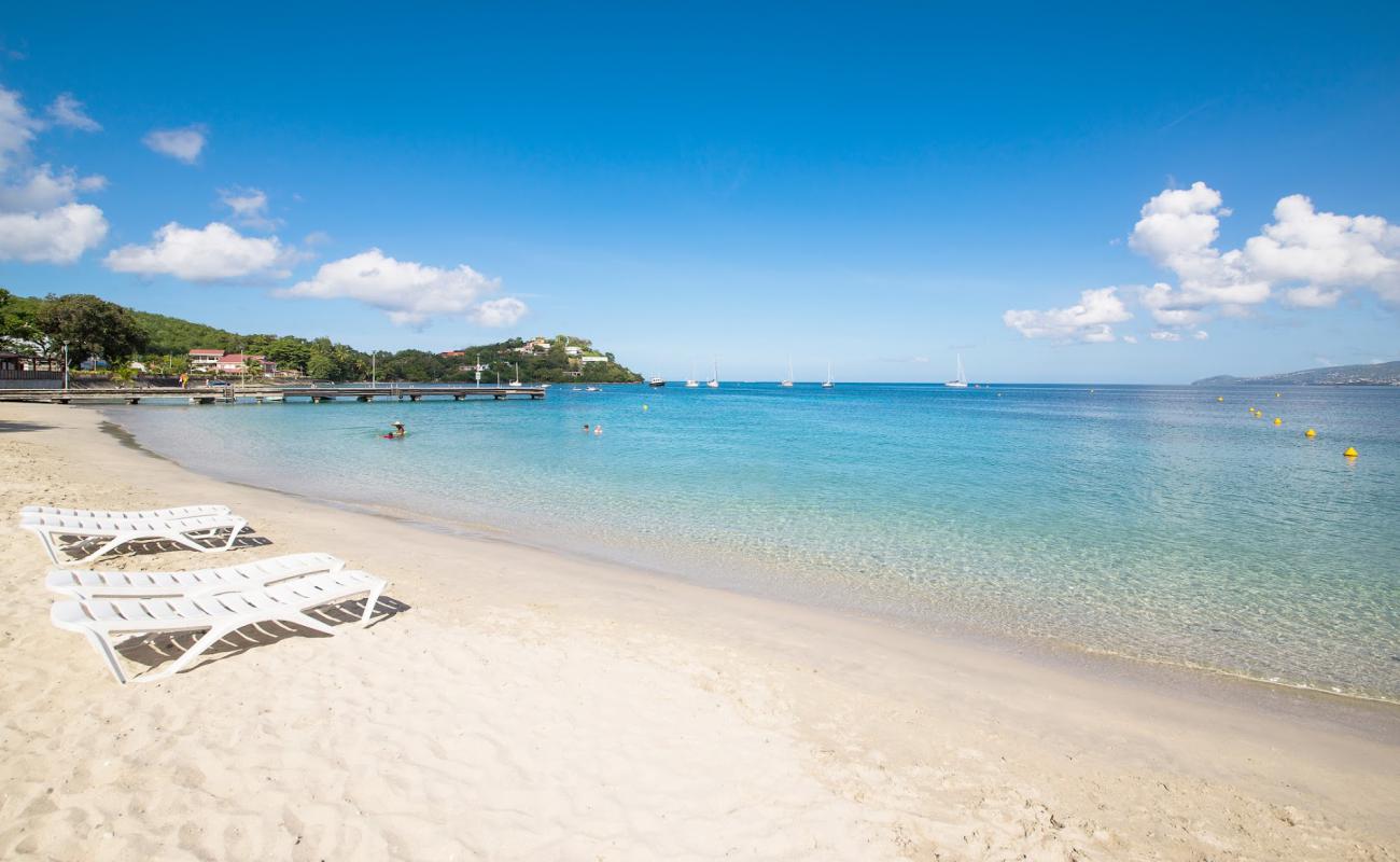 Plage de l'Anse Mitan'in fotoğrafı i̇nce bej kum yüzey ile