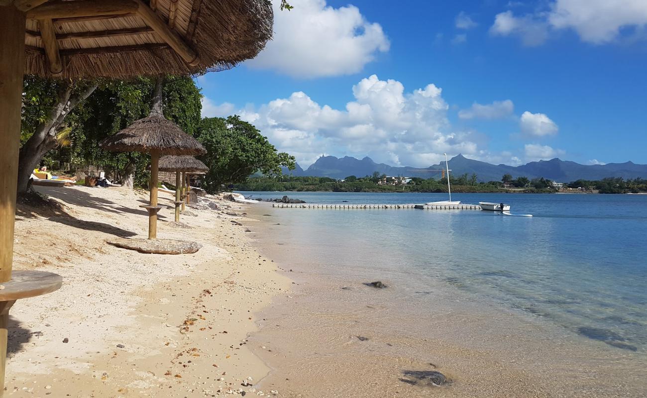Angsana Balaclava Mauritius'in fotoğrafı bej kum ve çakıl yüzey ile