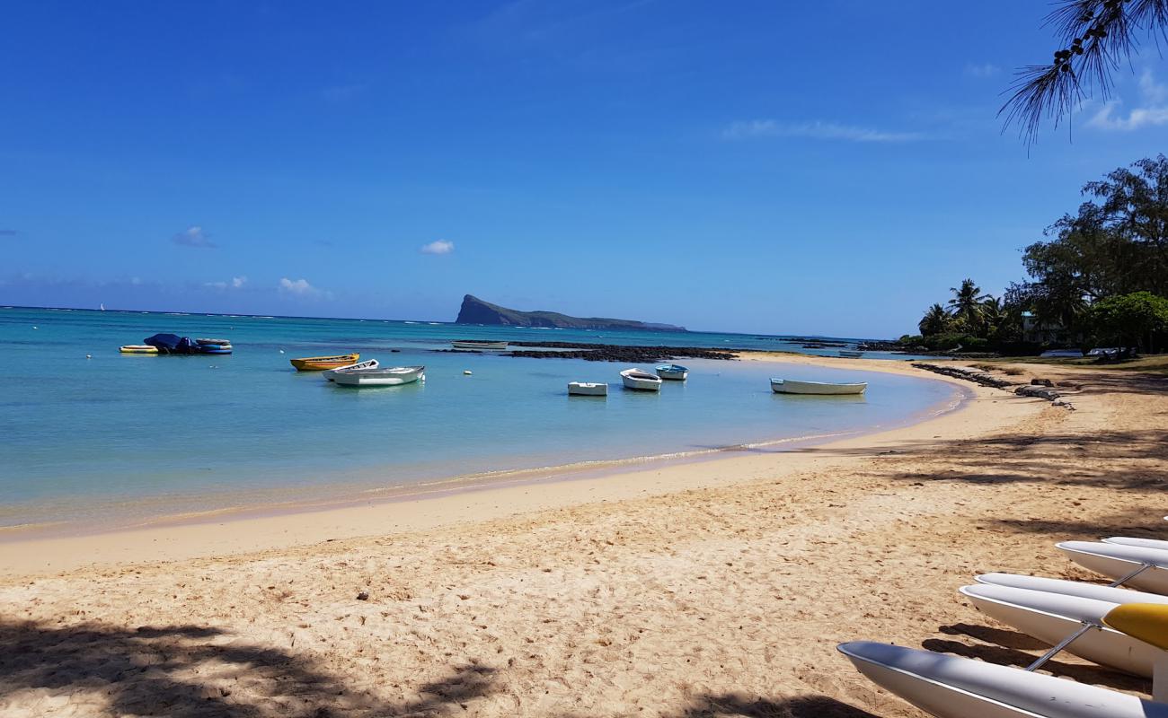 Bain Boeuf Beach'in fotoğrafı parlak kum yüzey ile