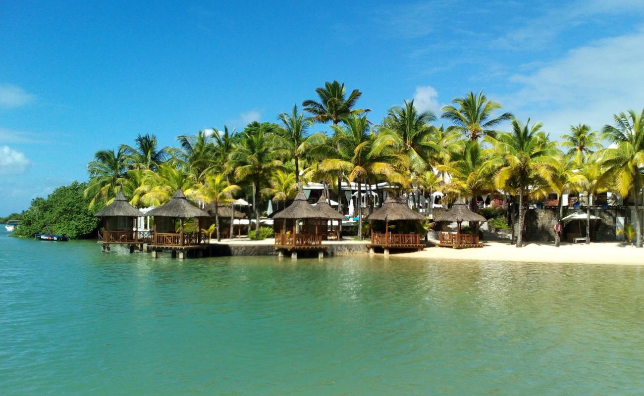 Paradise Cove Beach'in fotoğrafı beyaz kum yüzey ile