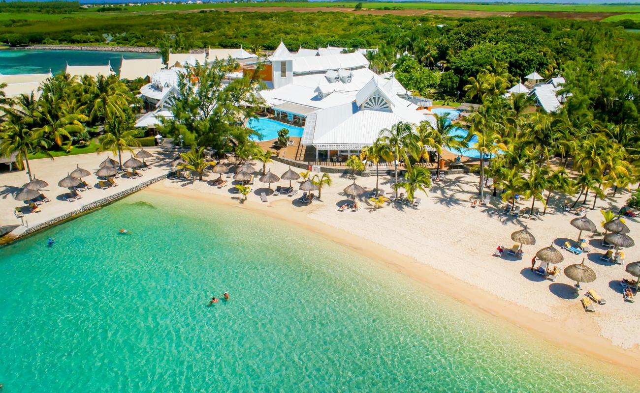 Preskil Island Beach'in fotoğrafı beyaz kum yüzey ile