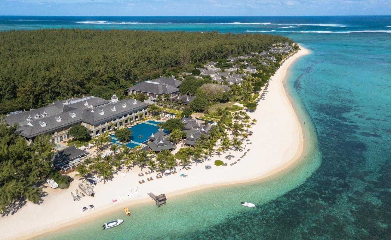 Tamarin Beach'in fotoğrafı i̇nce bej kum yüzey ile