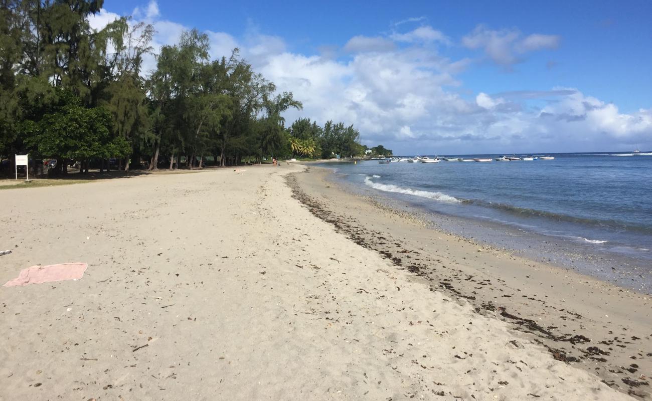 Tamarin Beach'in fotoğrafı açık bej kum yüzey ile