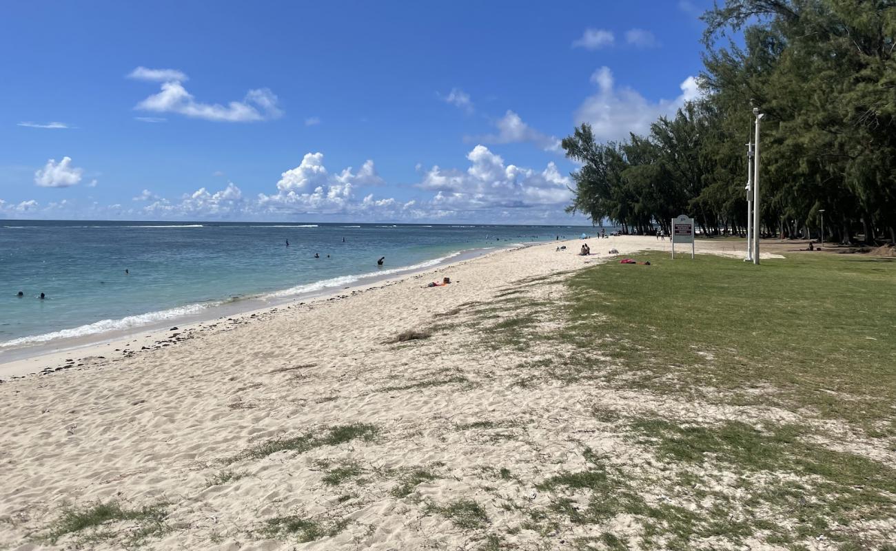 Flic En Flac Beach'in fotoğrafı parlak ince kum yüzey ile