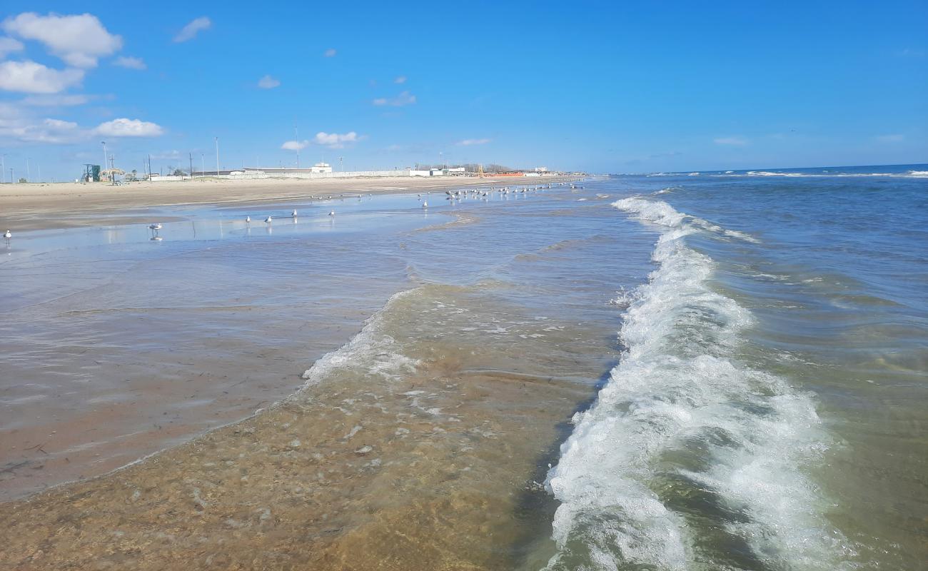 Playa Costa Azul'in fotoğrafı açık bej kum yüzey ile