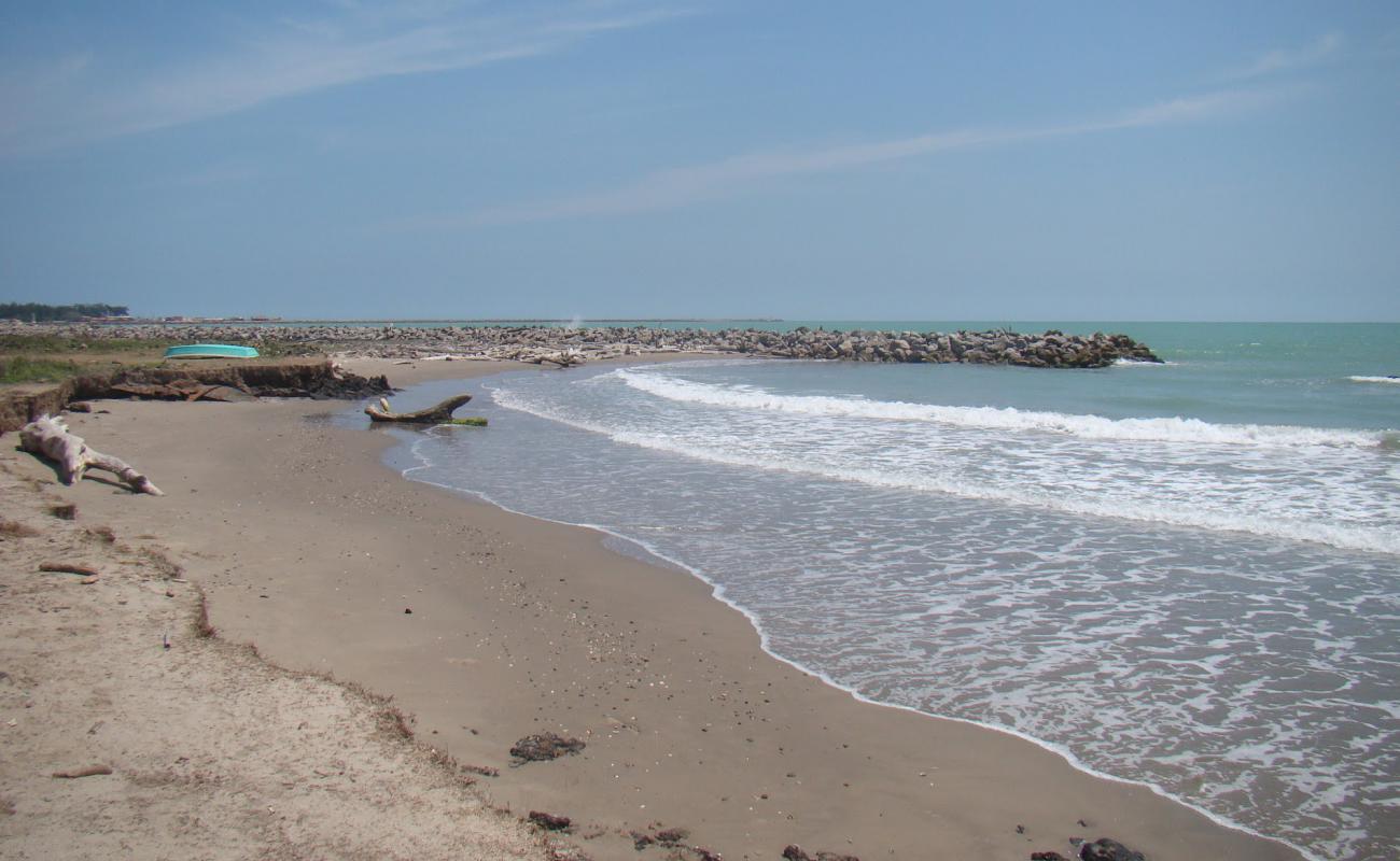 Playa El Chachalaco'in fotoğrafı parlak kum yüzey ile