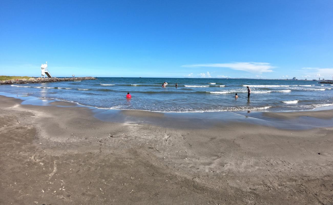 Playa Mocambo'in fotoğrafı açık bej kum yüzey ile