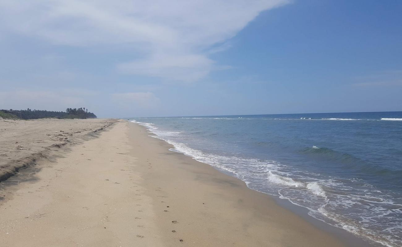 Tupilco Beach'in fotoğrafı açık bej kum yüzey ile