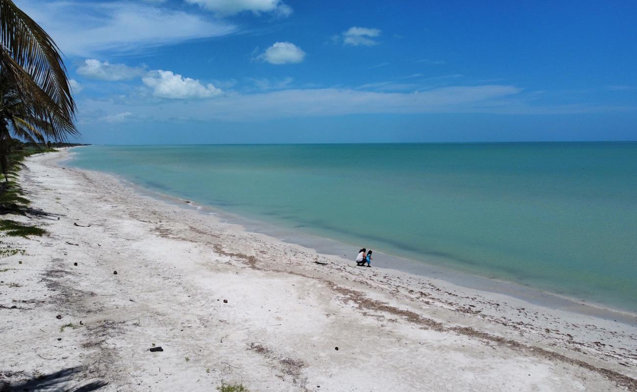 Playa Natalia'in fotoğrafı açık bej kum yüzey ile