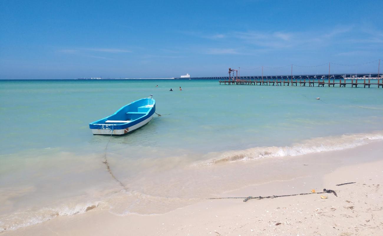Playa Progreso'in fotoğrafı açık bej kum yüzey ile