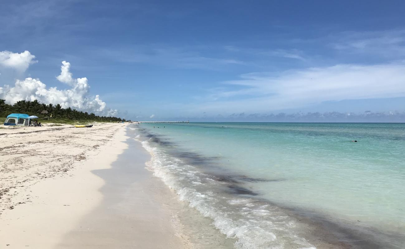 Playa El Cuyo'in fotoğrafı parlak kum yüzey ile