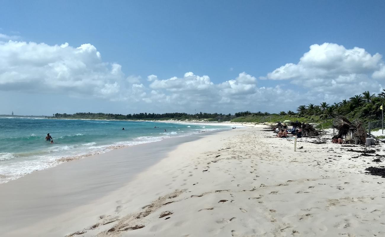 Playa Chemuyil'in fotoğrafı parlak kum yüzey ile