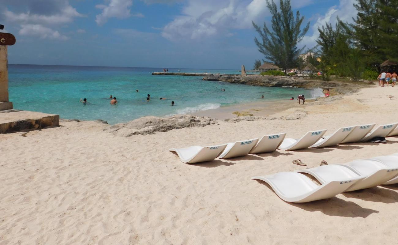 Playa San Juan Cozumel'in fotoğrafı i̇nce bej kum yüzey ile