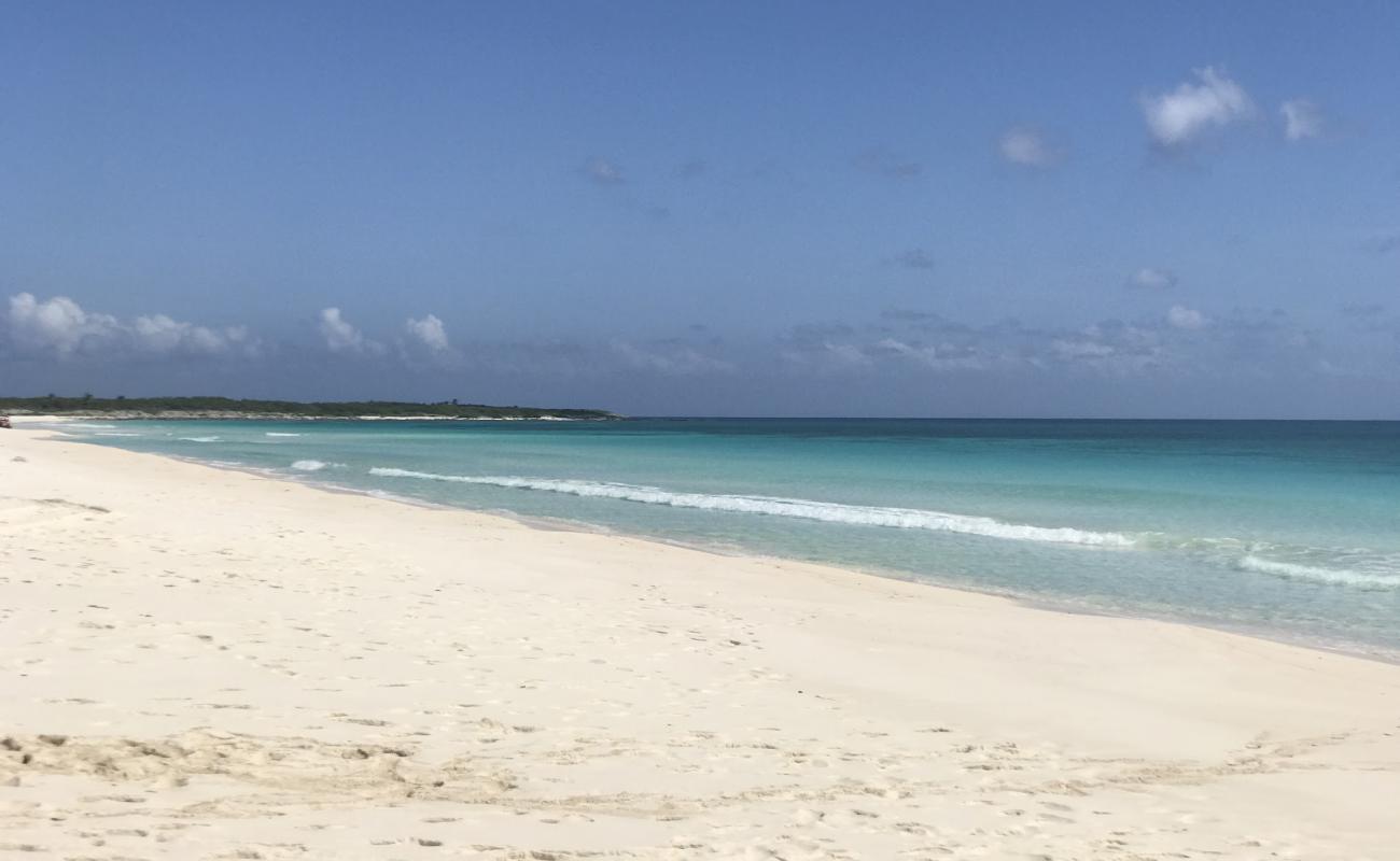 Ixpalbarco Beach'in fotoğrafı açık bej kum yüzey ile