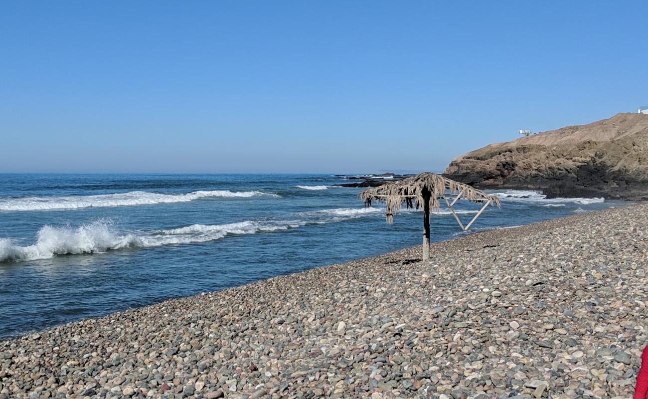 Playa Taiti'in fotoğrafı kahverengi kum yüzey ile