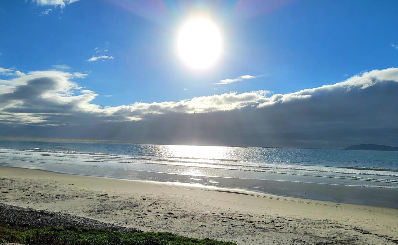 Playa los Buenos'in fotoğrafı kahverengi kum yüzey ile