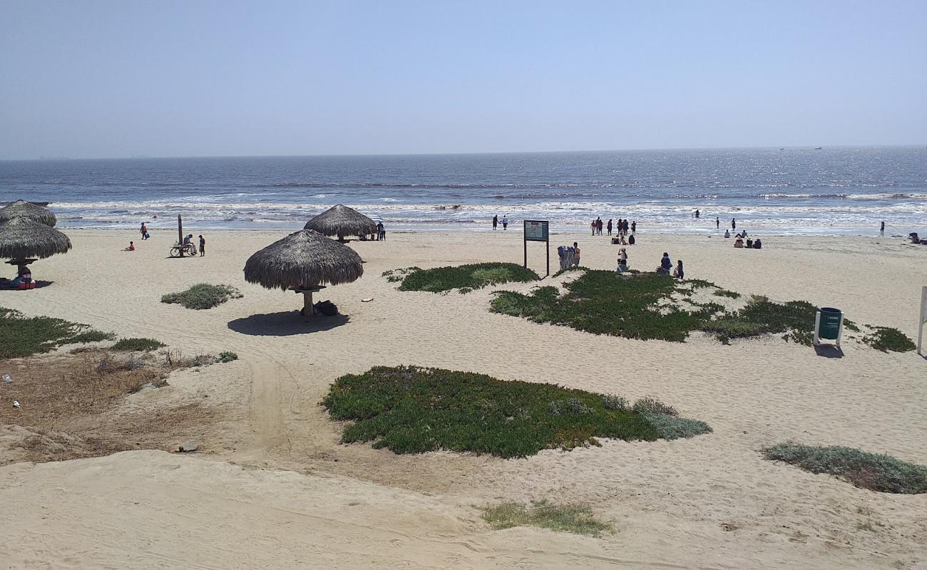 Playa Hermosa'in fotoğrafı açık bej kum yüzey ile