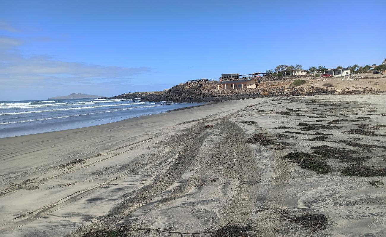 Playa La Chorera'in fotoğrafı kahverengi kum yüzey ile